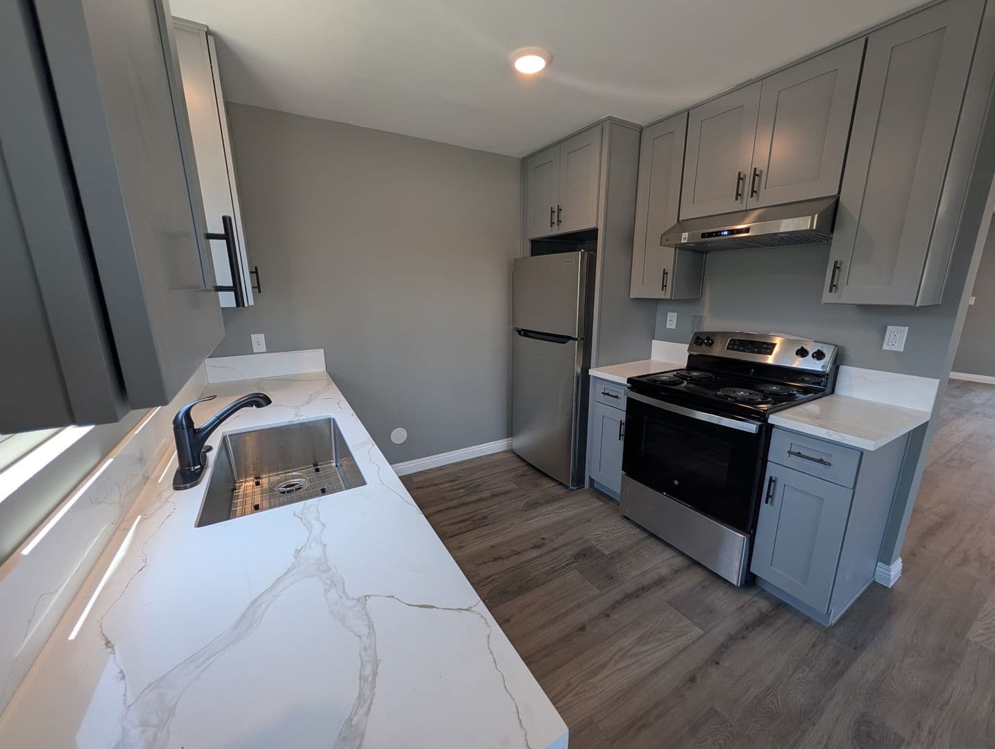 LONG BEACH Apartment: 1129 CHERRY AVE.