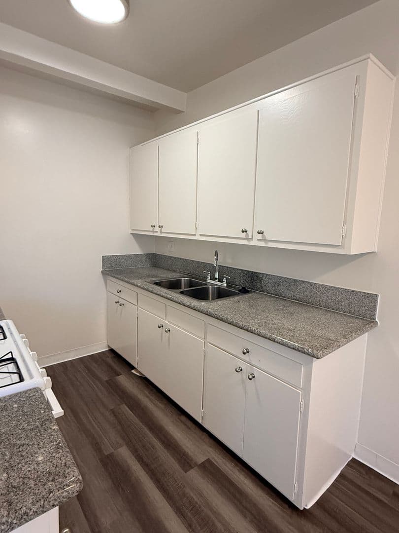 LONG BEACH Apartment: 5030 LINDEN AVENUE