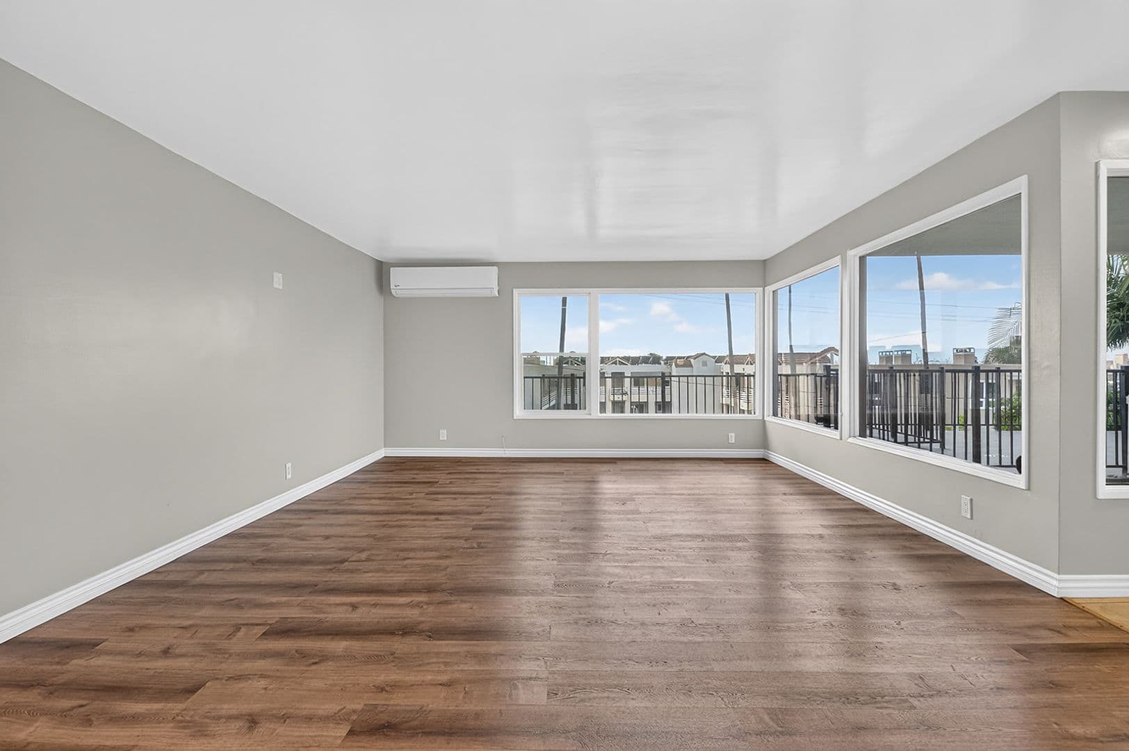 SIGNAL HILL Apartment: 2699 E. 20TH STREET
