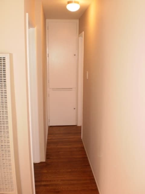 LONG BEACH Apartment: 5527 E. 2ND ST.