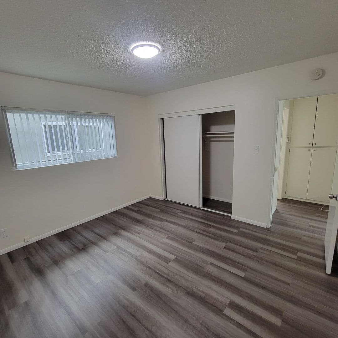 LONG BEACH Apartment: 5030 LINDEN AVENUE