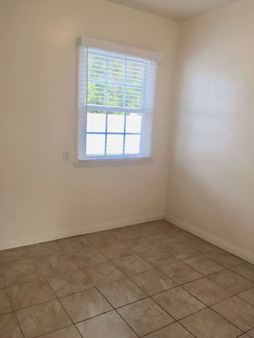 LONG BEACH Apartment: 5289 E THE TOLEDO
