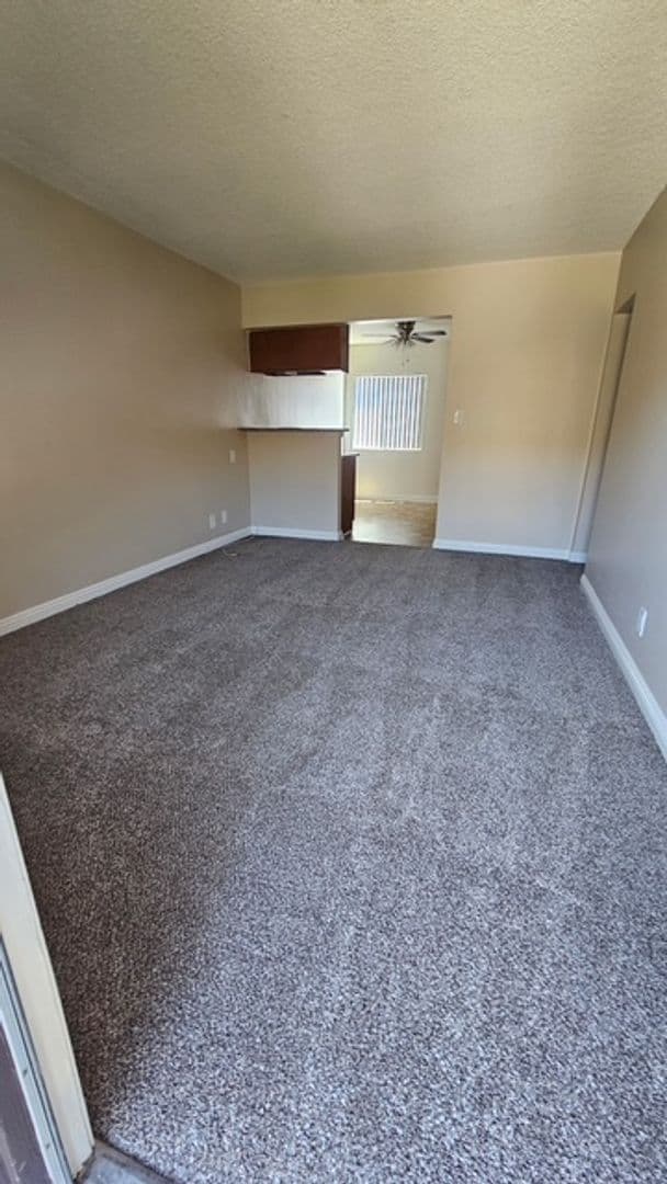 DOWNEY Apartment: 8547 IMPERIAL HIGHWAY