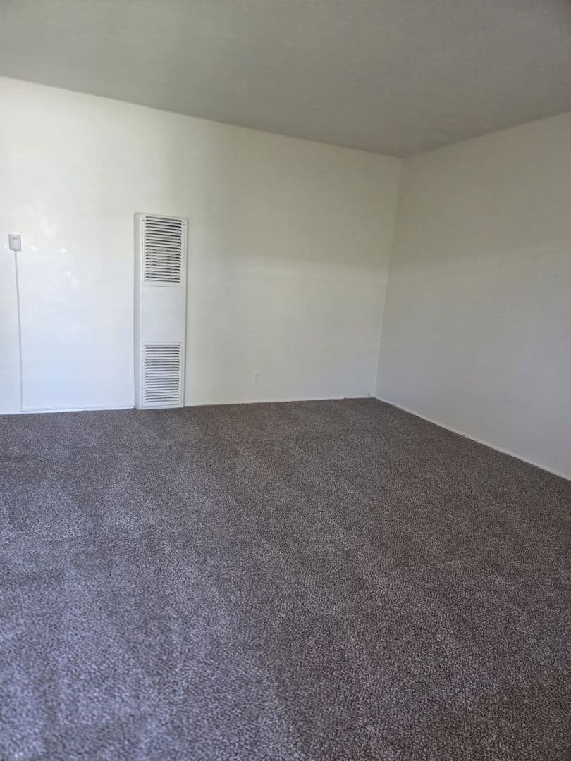 WHITTIER Apartment: 7331 NEWLIN AVE.