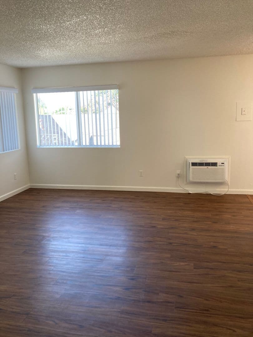 WHITTIER Apartment: 6226 GREENLEAF AVENUE