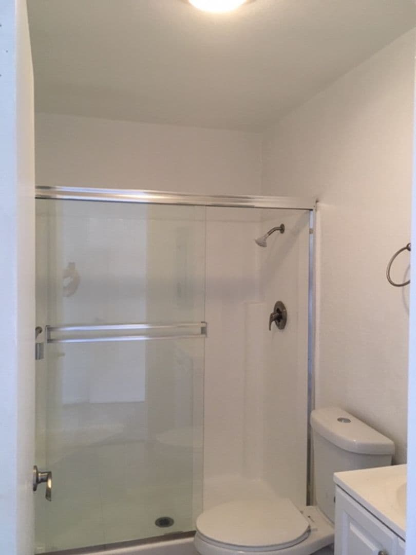 LONG BEACH Apartment: 735 REDONDO AVE