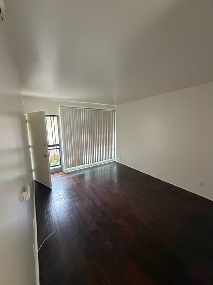 LONG BEACH Apartment: 1320 APPLETON ST