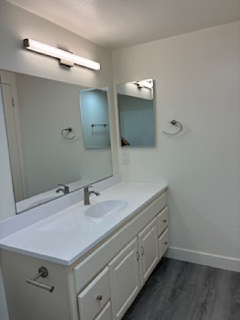 LONG BEACH Apartment: 2204 E. 4TH STREET