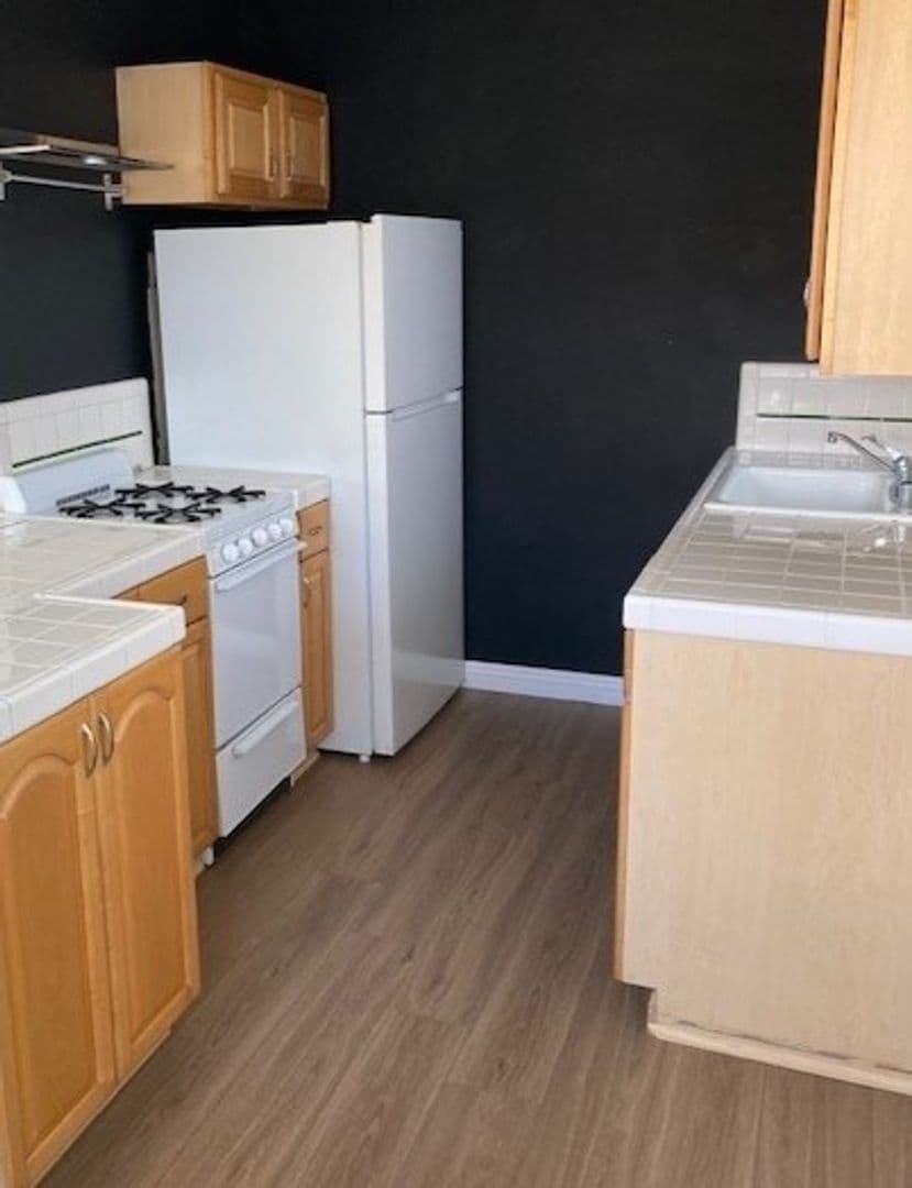 LONG BEACH Apartment: 70 ARGONNE AVENUE