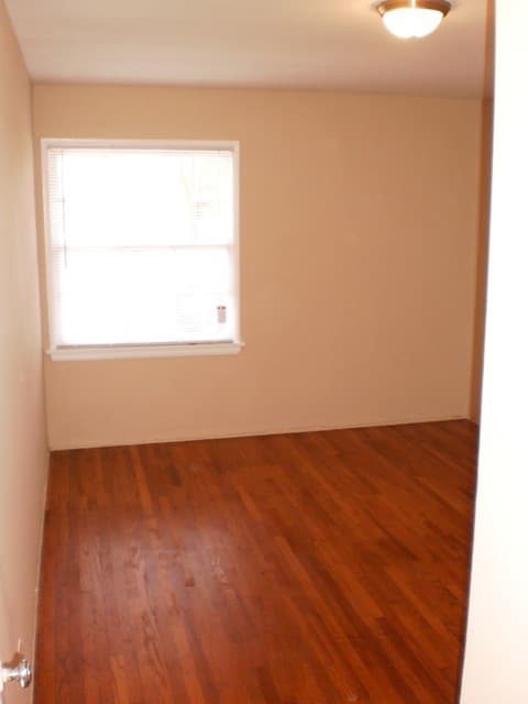 LONG BEACH Apartment: 5527 E. 2ND ST.
