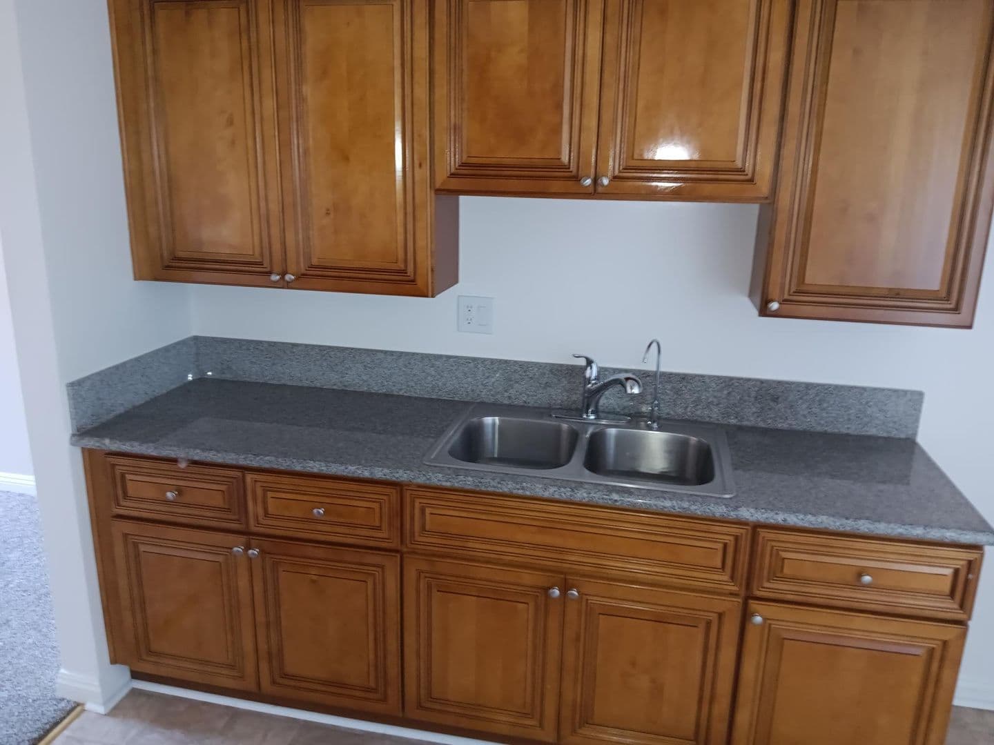 DOWNEY Apartment: 8547 IMPERIAL HIGHWAY