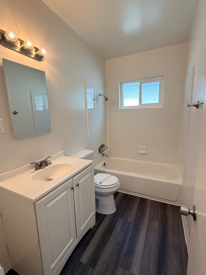 LONG BEACH Apartment: 5030 LINDEN AVENUE