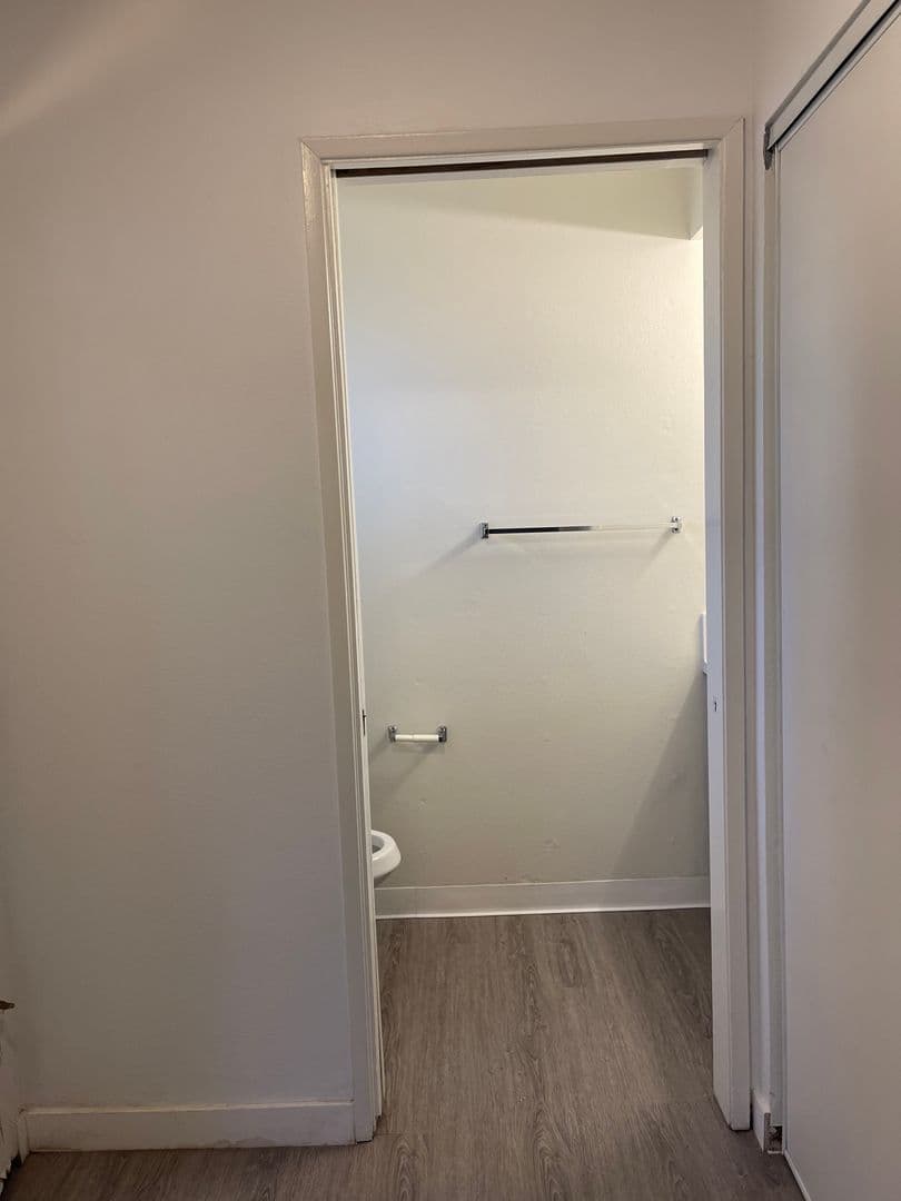 BELLFLOWER Apartment: 9044 - 46 WALNUT STREET