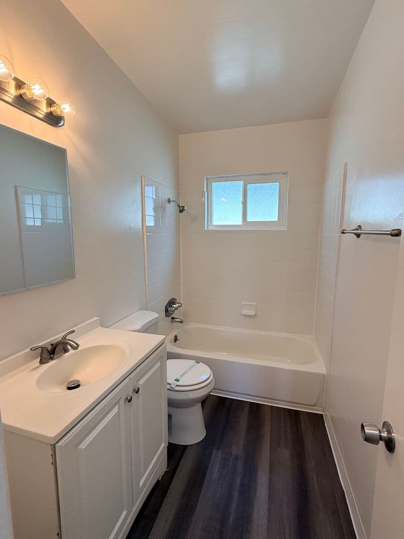 LONG BEACH Apartment: 5030 LINDEN AVENUE
