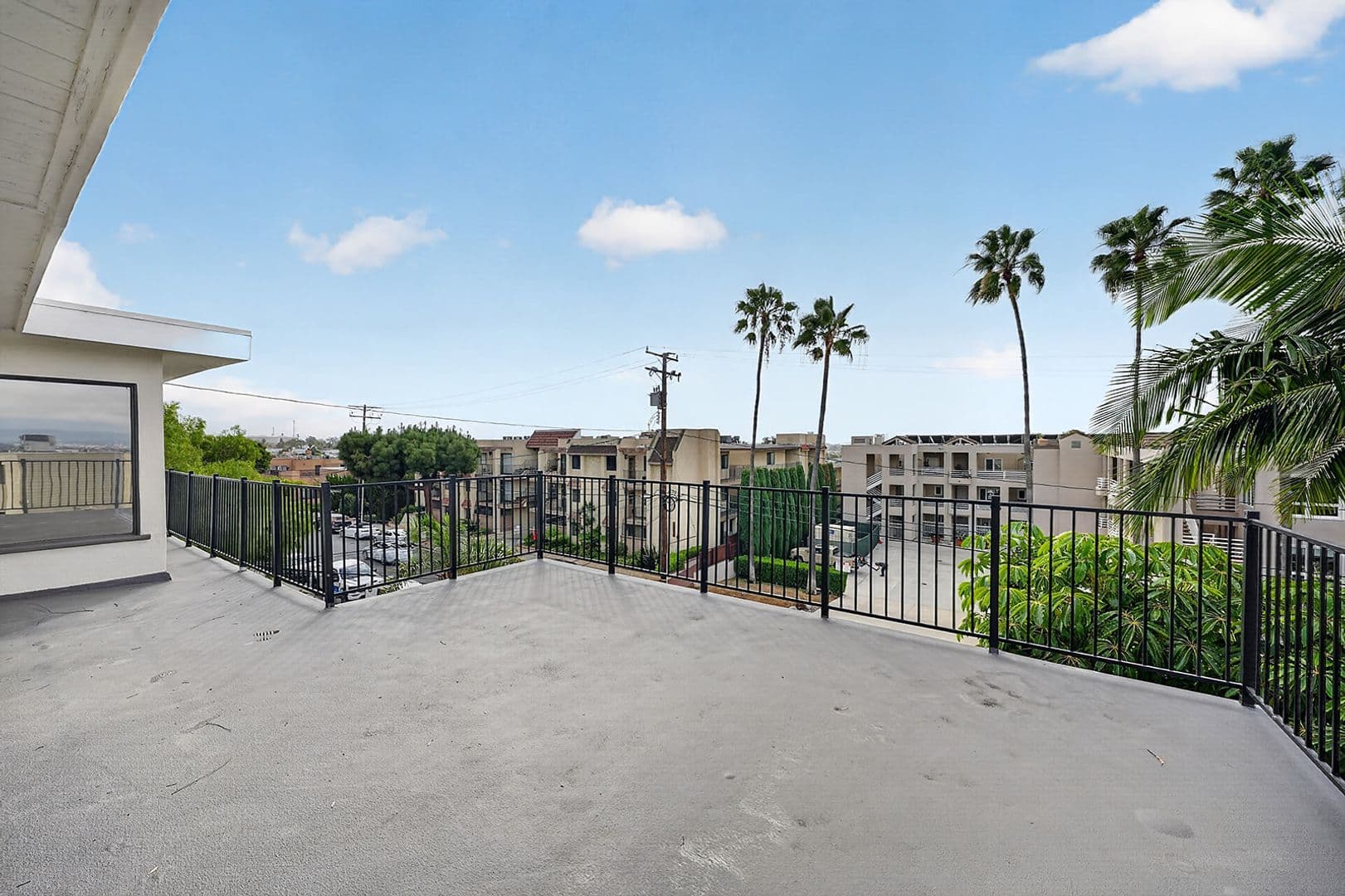 SIGNAL HILL Apartment: 2699 E. 20TH STREET
