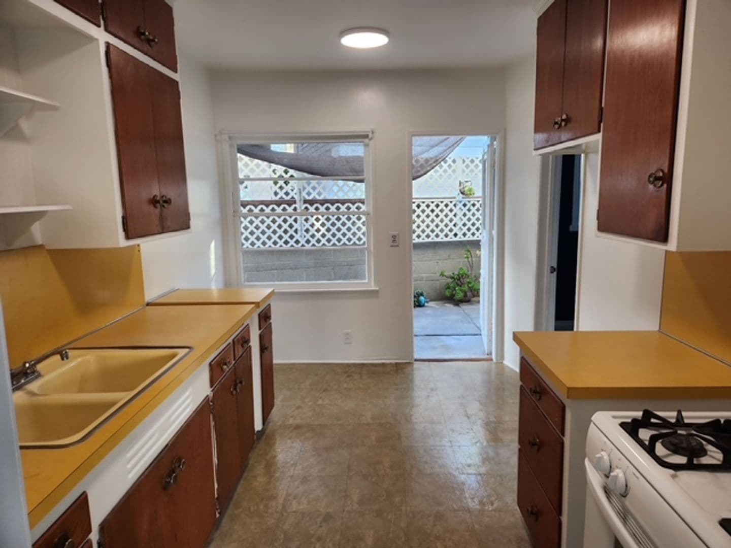 SEAL BEACH Apartment: 1521 MARINE AVE