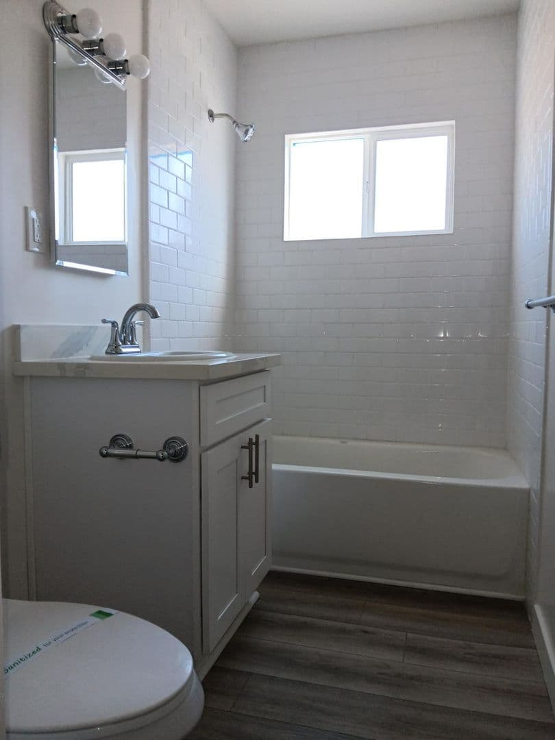 DOWNEY Apartment: 8547 IMPERIAL HIGHWAY