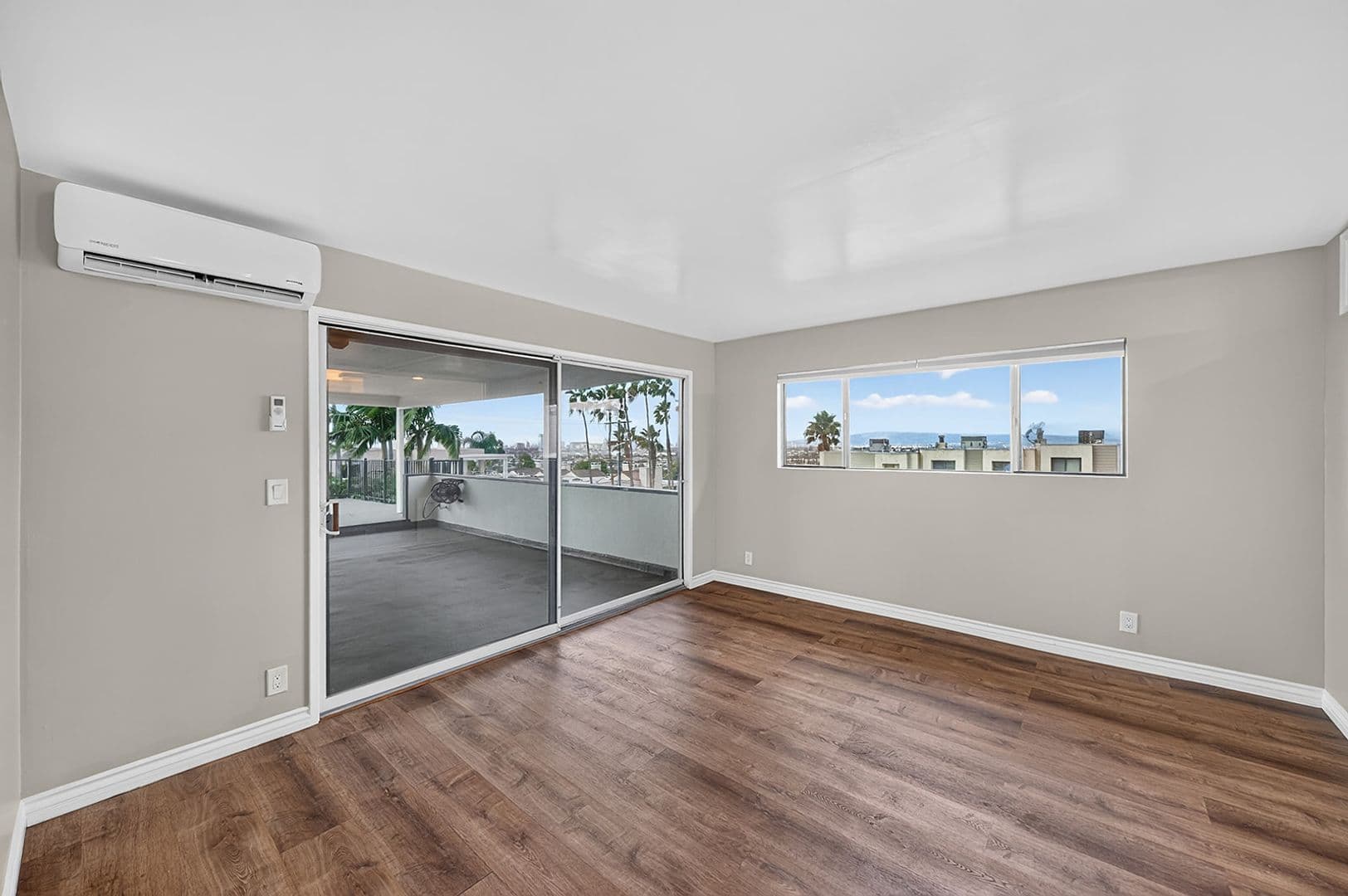 SIGNAL HILL Apartment: 2699 E. 20TH STREET