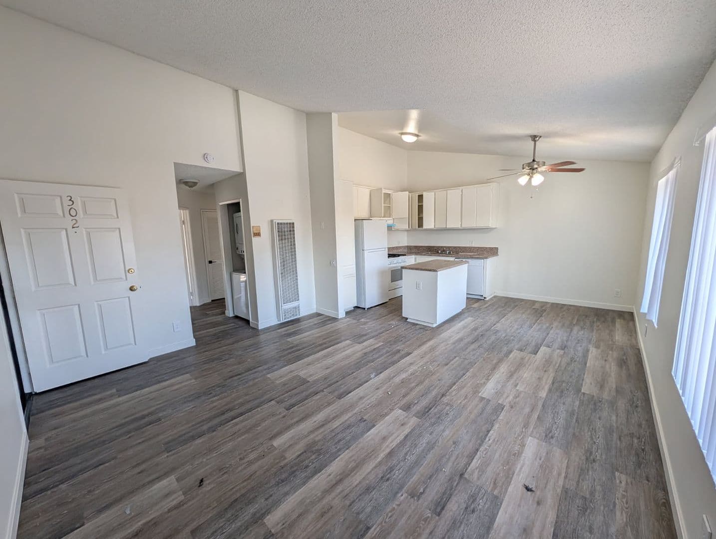 LONG BEACH Apartment: 2342 CEDAR AVE.