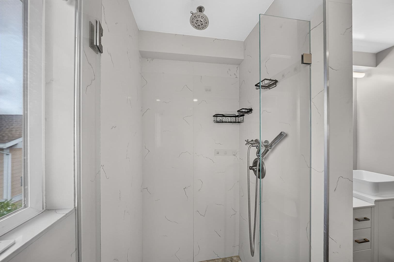 SIGNAL HILL Apartment: 2699 E. 20TH STREET