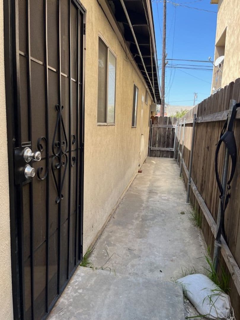 LONG BEACH Apartment: 1136-1138 TERMINO AVE