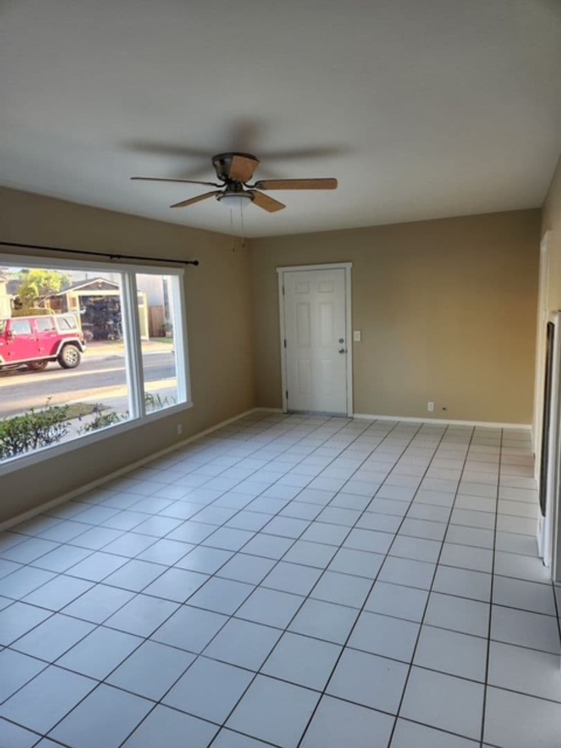 SEAL BEACH Apartment: 1521 MARINE AVE