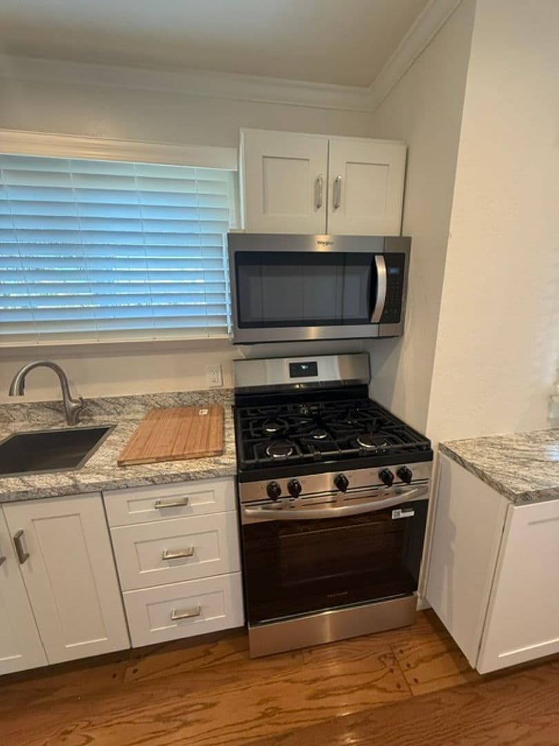 LONG BEACH House: 5290 1/2 E. EL ROBLE STREET
