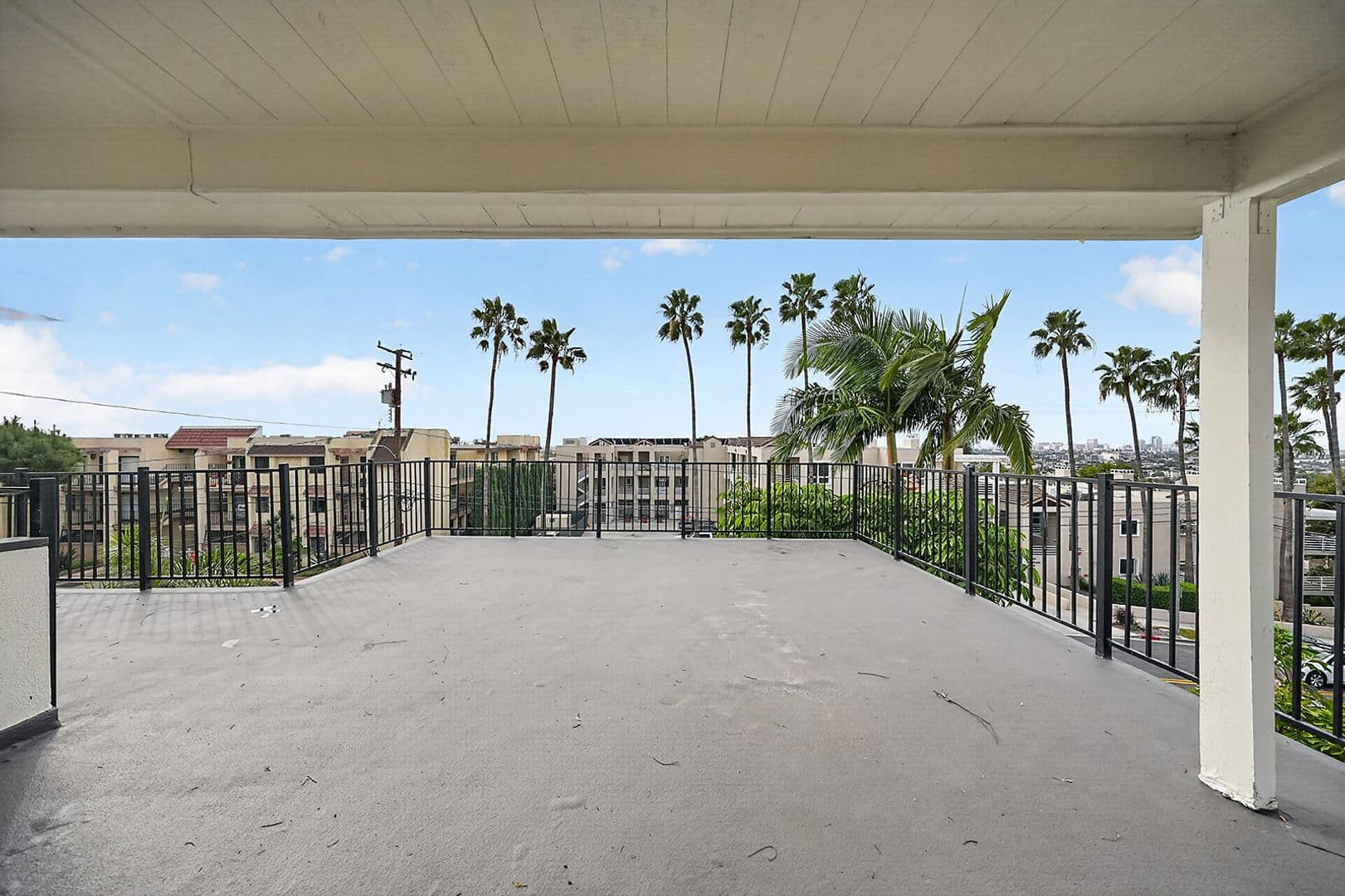SIGNAL HILL Apartment: 2699 E. 20TH STREET