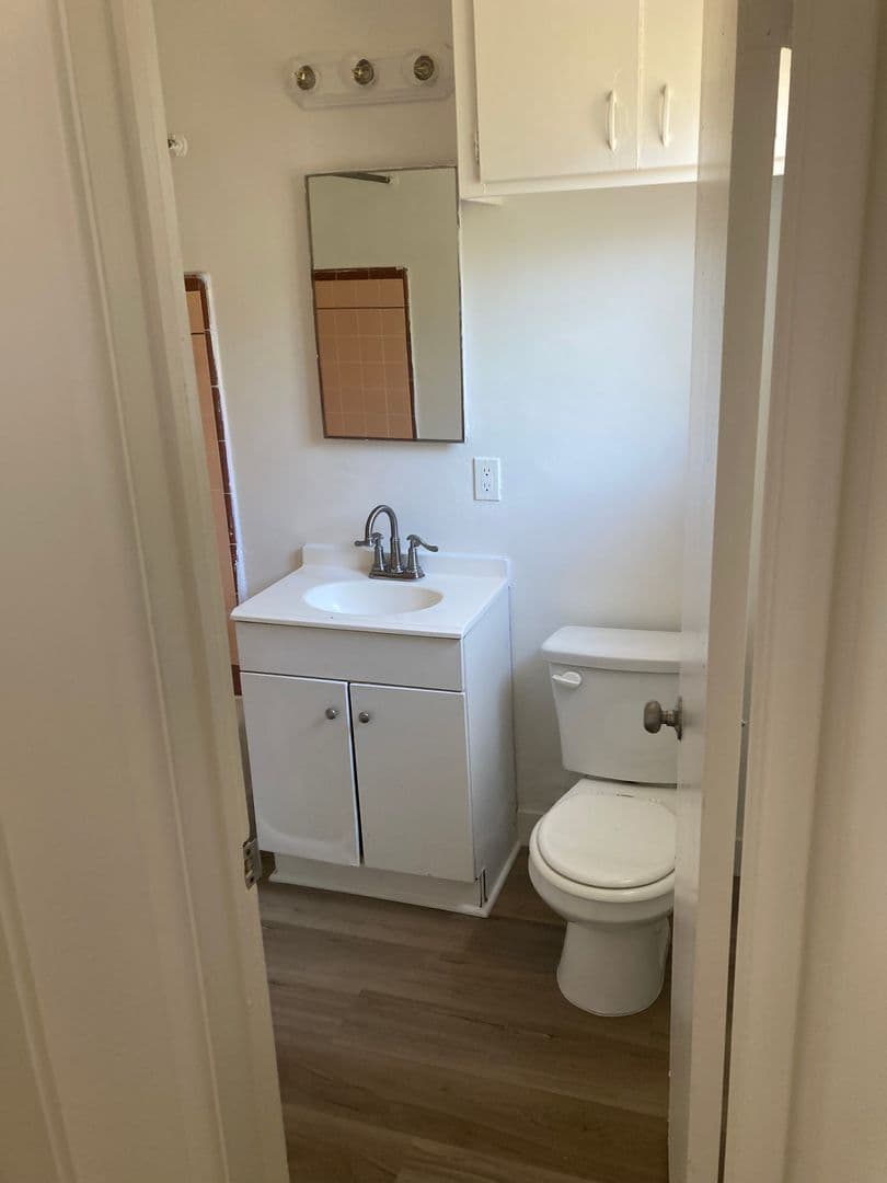 LONG BEACH Apartment: 1009 LOMA AVE