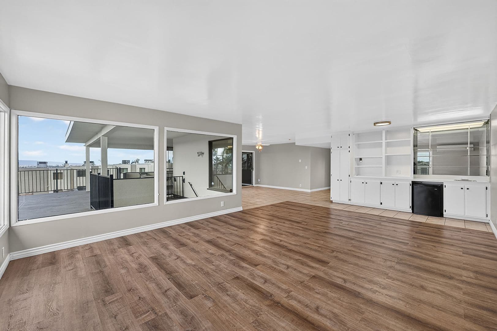 SIGNAL HILL Apartment: 2699 E. 20TH STREET