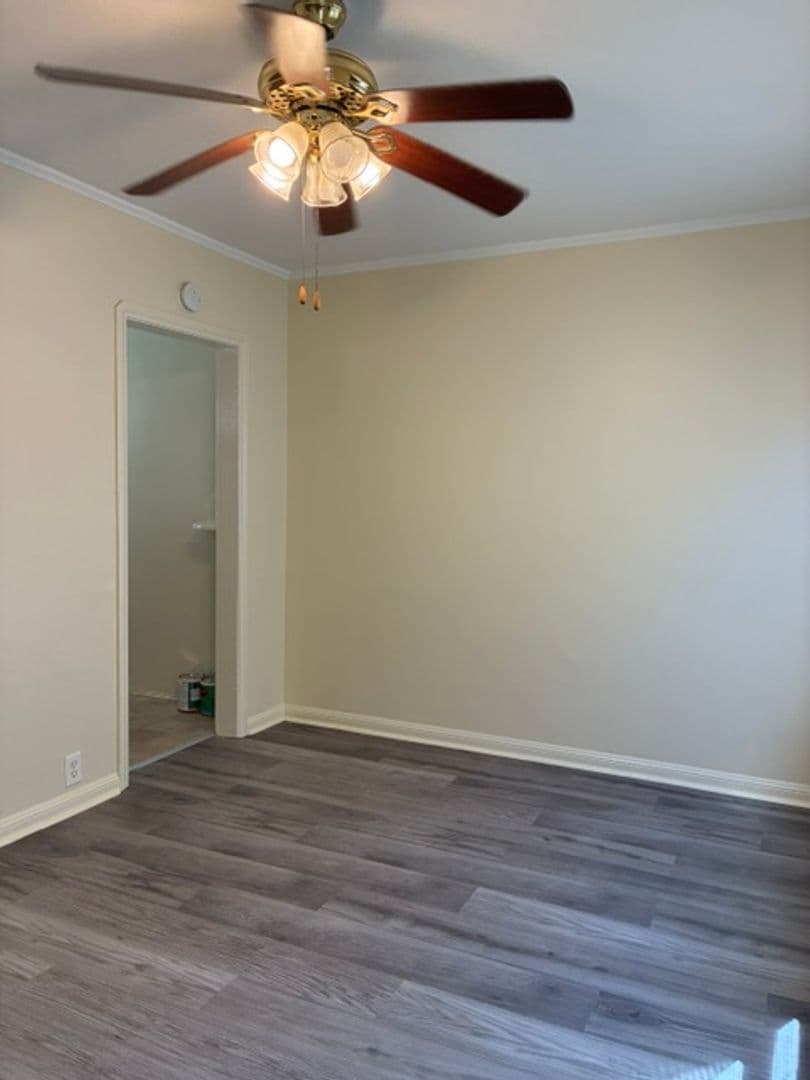 LONG BEACH Apartment: 1065-75 E. FIRST ST.