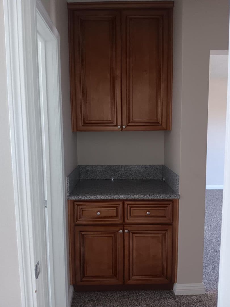 DOWNEY Apartment: 8547 IMPERIAL HIGHWAY