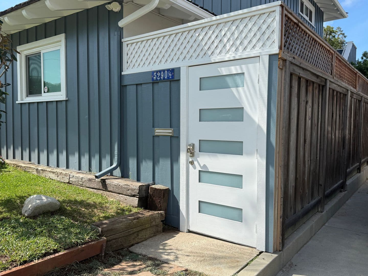 LONG BEACH House: 5290 1/2 E. EL ROBLE STREET