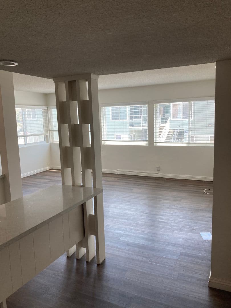 LONG BEACH Apartment: 21 62ND PLACE