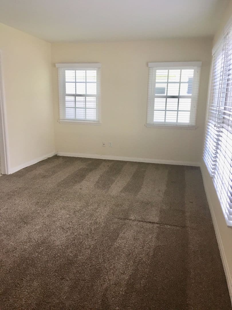 LONG BEACH Apartment: 5289 E THE TOLEDO