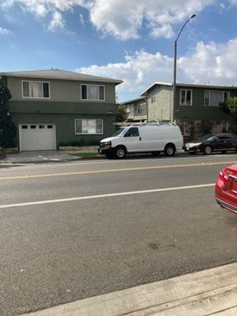LONG BEACH Apartment: 1410 & 1418 E 3RD ST.