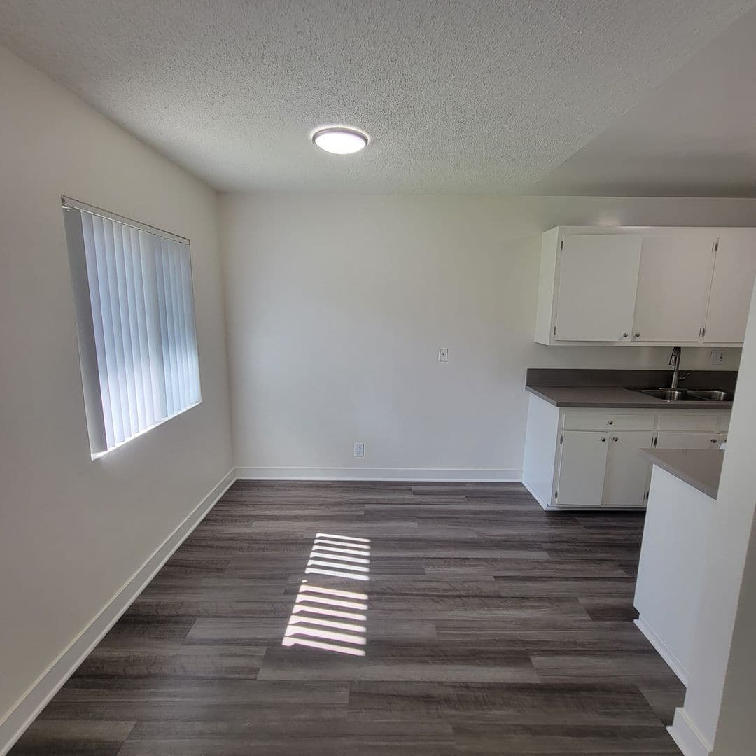 LONG BEACH Apartment: 5030 LINDEN AVENUE