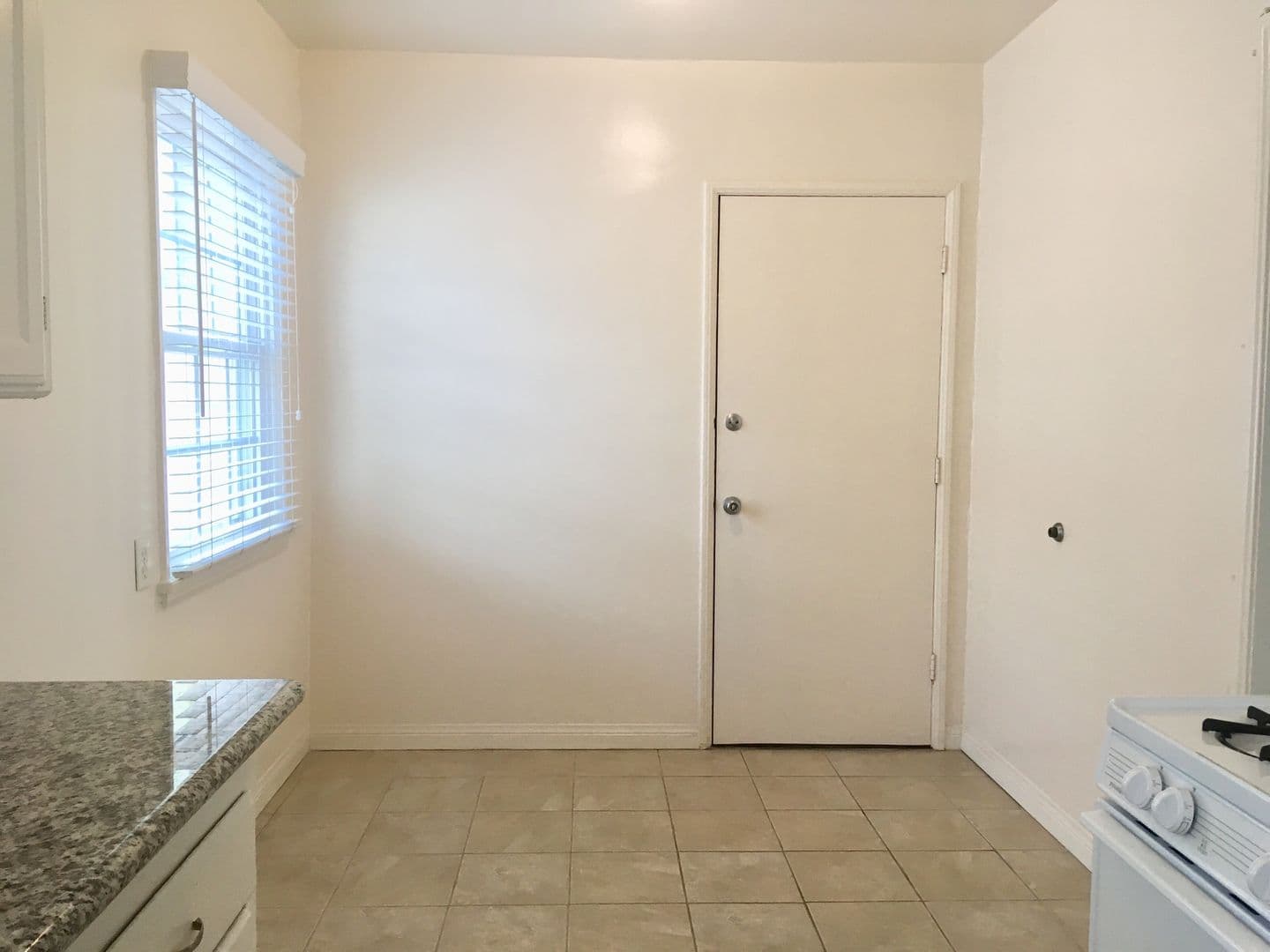 LONG BEACH Apartment: 5289 E THE TOLEDO