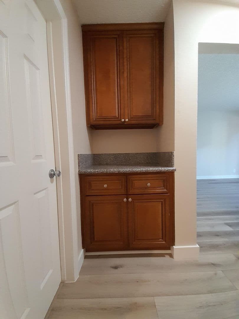 DOWNEY Apartment: 8547 IMPERIAL HIGHWAY