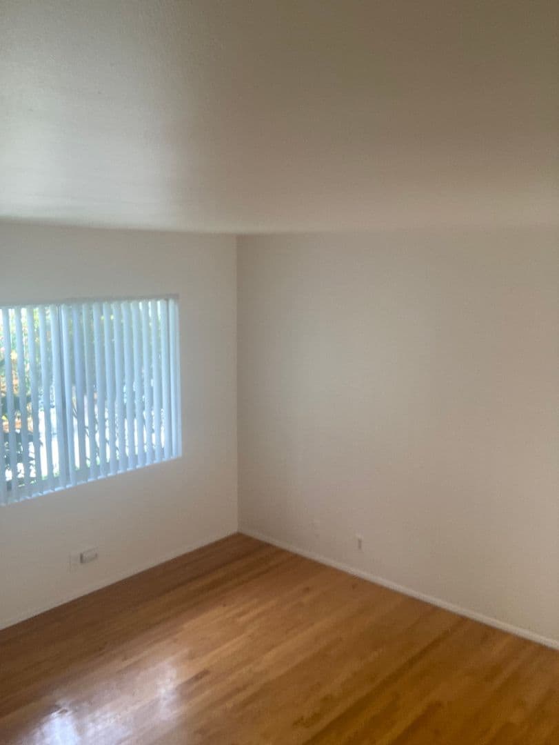 LONG BEACH Apartment: 1410 & 1418 E 3RD ST.