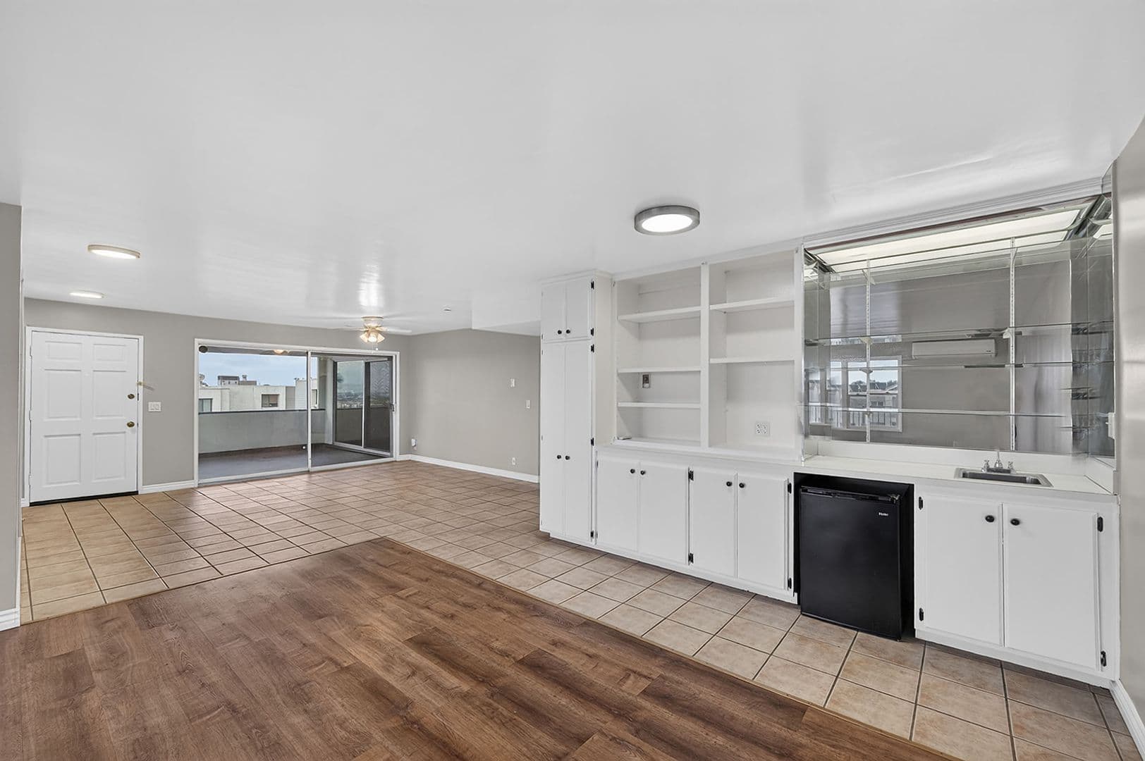 SIGNAL HILL Apartment: 2699 E. 20TH STREET