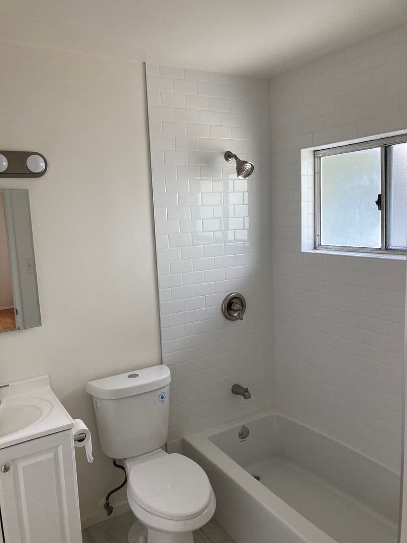 LONG BEACH Apartment: 1410 & 1418 E 3RD ST.