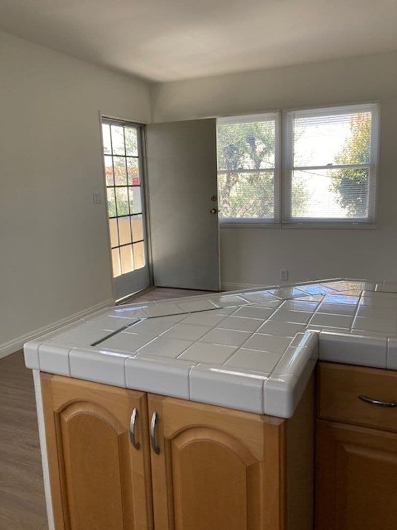LONG BEACH Apartment: 70 ARGONNE AVENUE