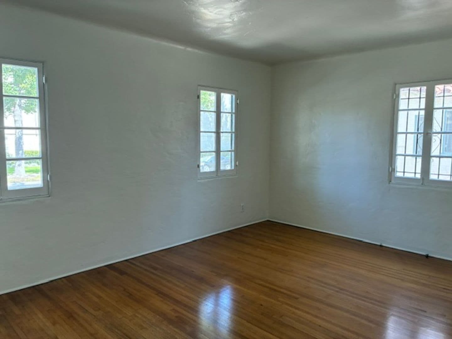 LONG BEACH Apartment: 2112 E 1ST ST