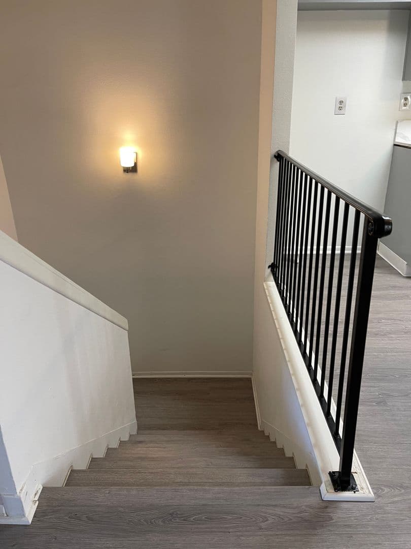 BELLFLOWER Apartment: 9044 - 46 WALNUT STREET