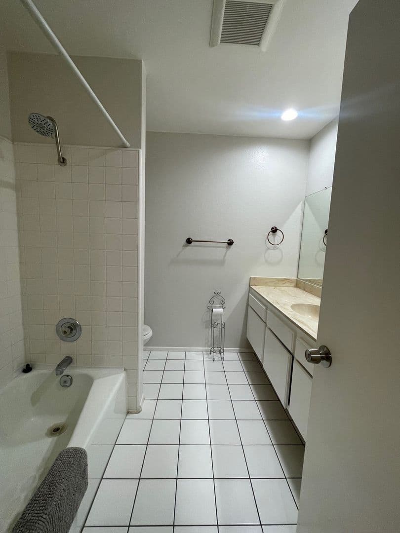 CERRITOS House: 16615 BLOOMFIELD AVE #6