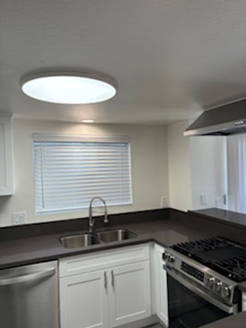 LONG BEACH Apartment: 2204 E. 4TH STREET