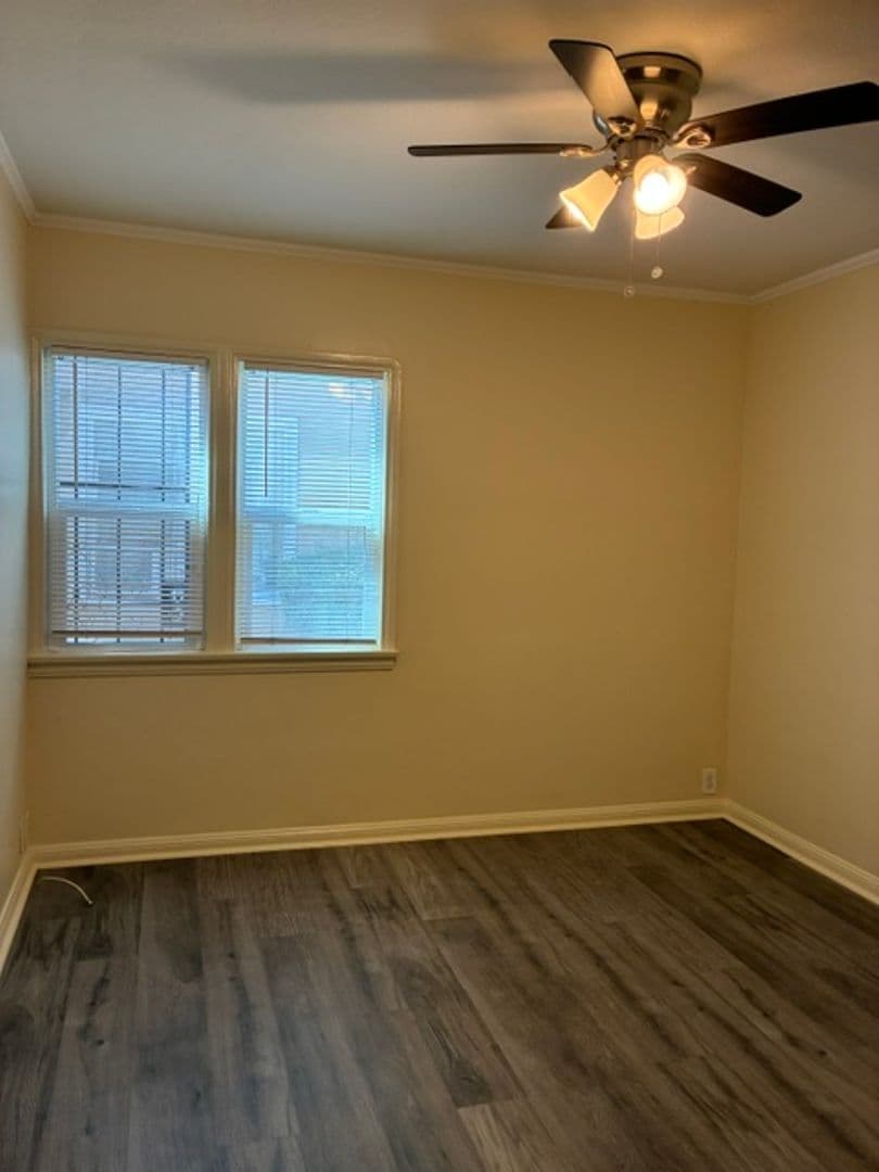 LONG BEACH Apartment: 1065-75 E. FIRST ST.