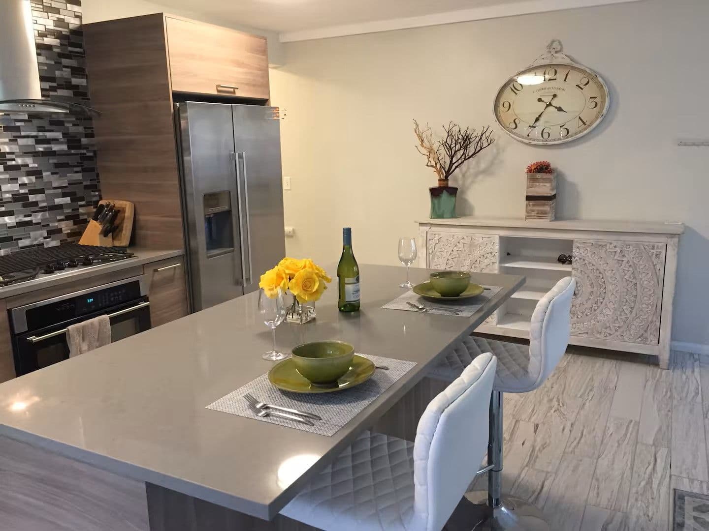 San Diego Apartment: 2055 Albatross St
