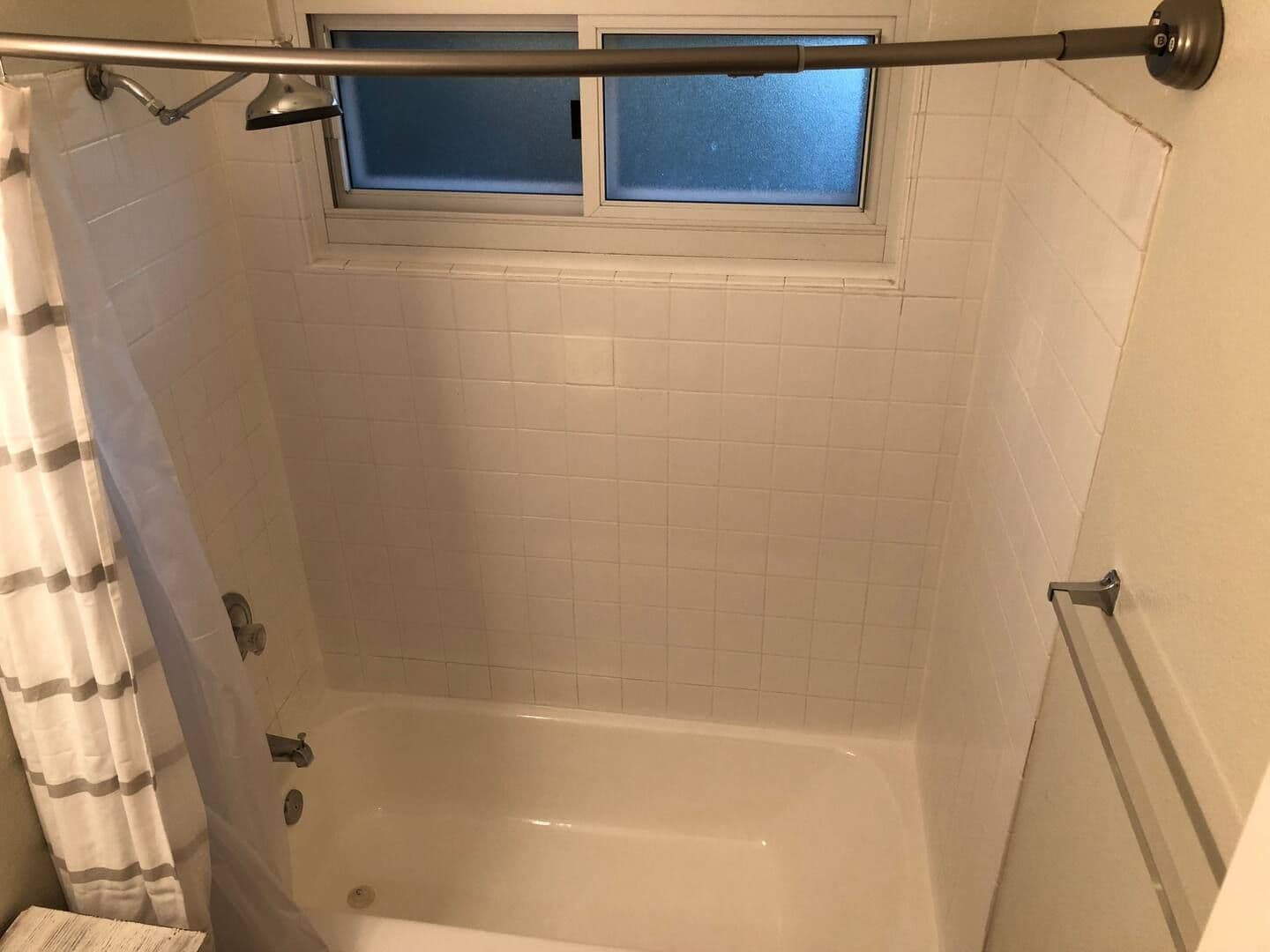 San Diego Apartment: 2055 Albatross St